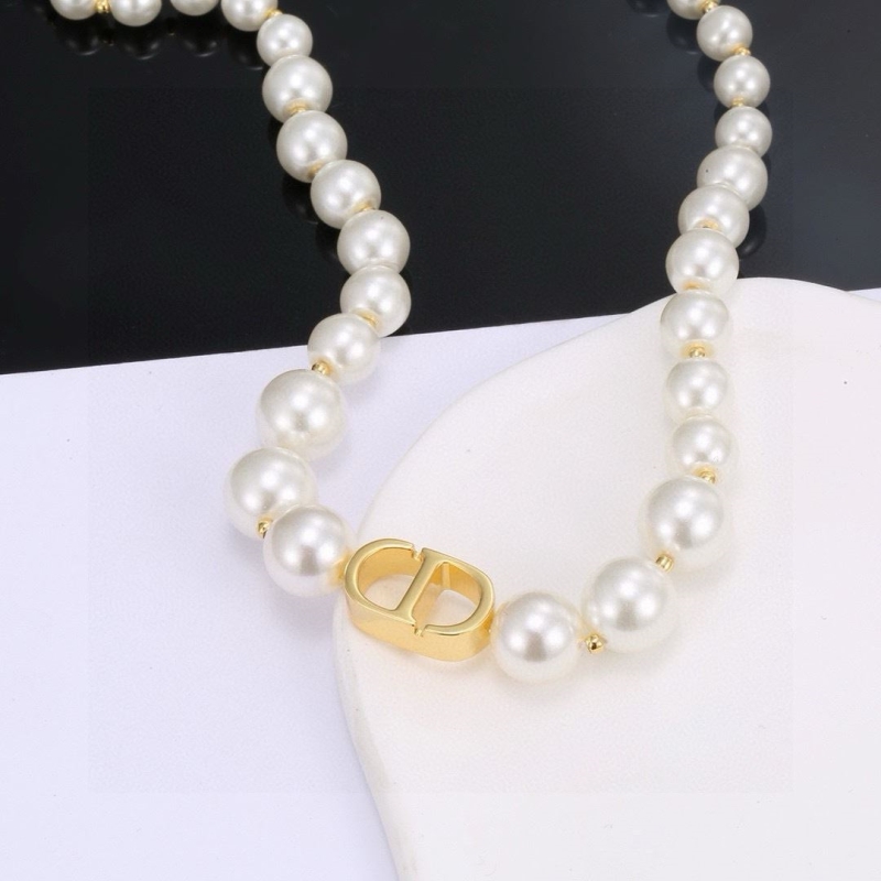 chr1st1an D10r necklaces
